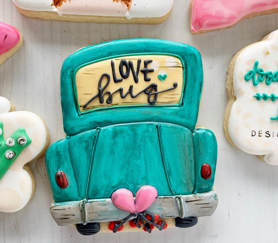 cute love bug valentine's Day cookies-See more of our favorite valentine's day cookies of 2019 on B. Lovely Events! #valentinesday #cookies #decoratedcookies