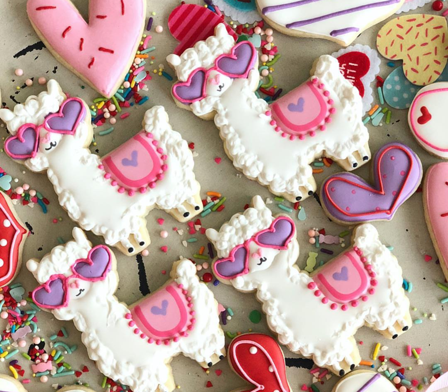 love these llama valentine's day cookies -See more of our favorite valentine's day cookies of 2019 on B. Lovely Events! #valentinesday #cookies #decoratedcookies