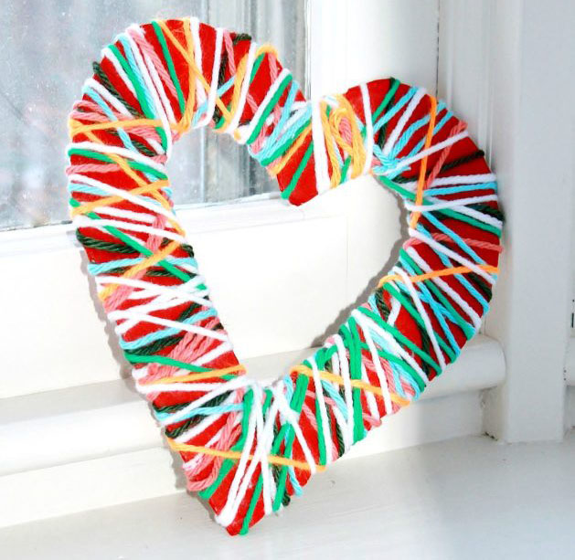 DIY yarn heart decor 