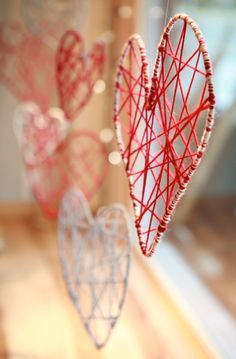 DIY yarn heart decor